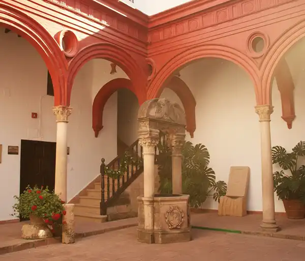 Palacio de Mondragón (exterior)