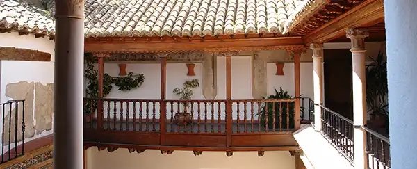 Palacio de Mondragón (exterior)
