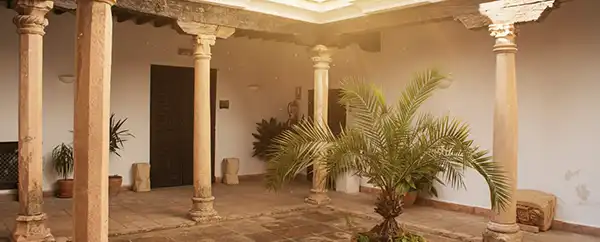 Palacio de Mondragón (exterior)